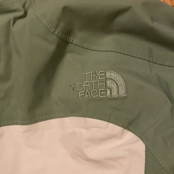 Womens North Face Jacket in Green and off white M - Picture 6 of 7